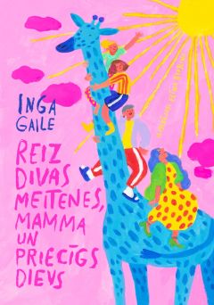 Reiz divas meitenes, mamma un priecīgs dievs